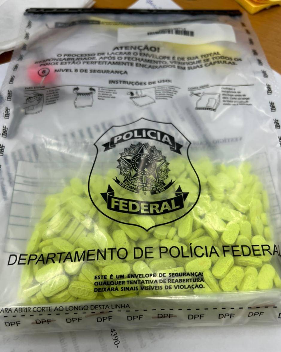 Mulher é presa na zona leste de Teresina com 500 comprimidos de Ecstasy traficados do Paraná